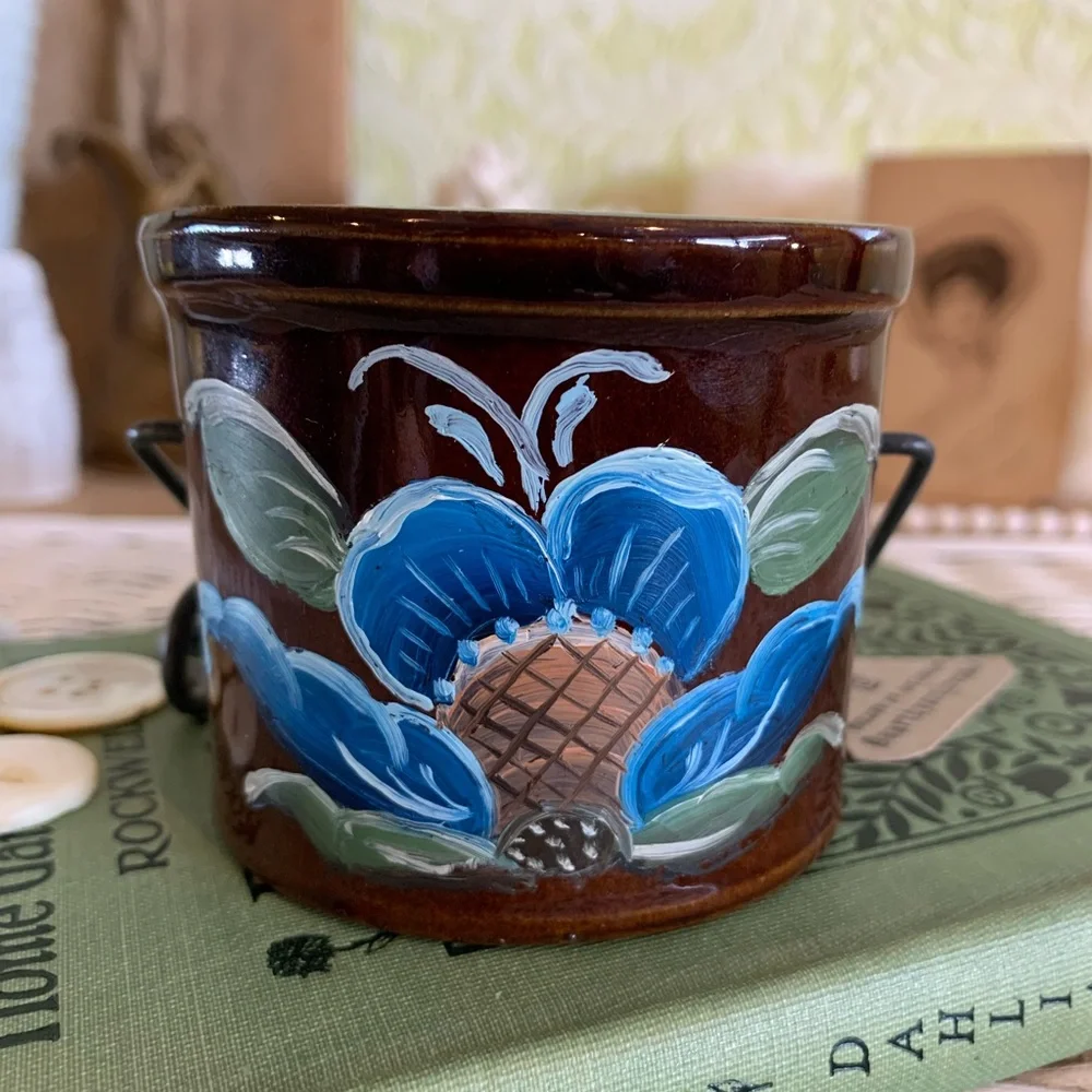 Vintage Stoneware Flower Art Crock 🦋 Unique Home Decor / Jar / Gift / Nature - Picture 7 of 8